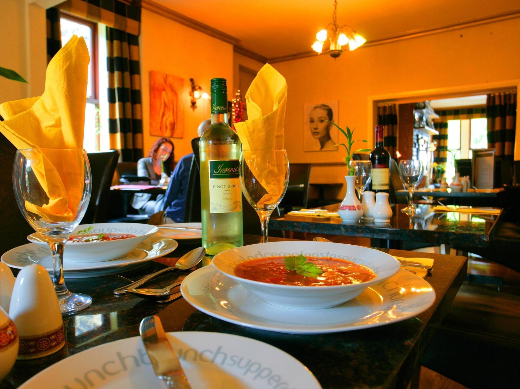Ilkley Riverside Hotel Екстериор снимка