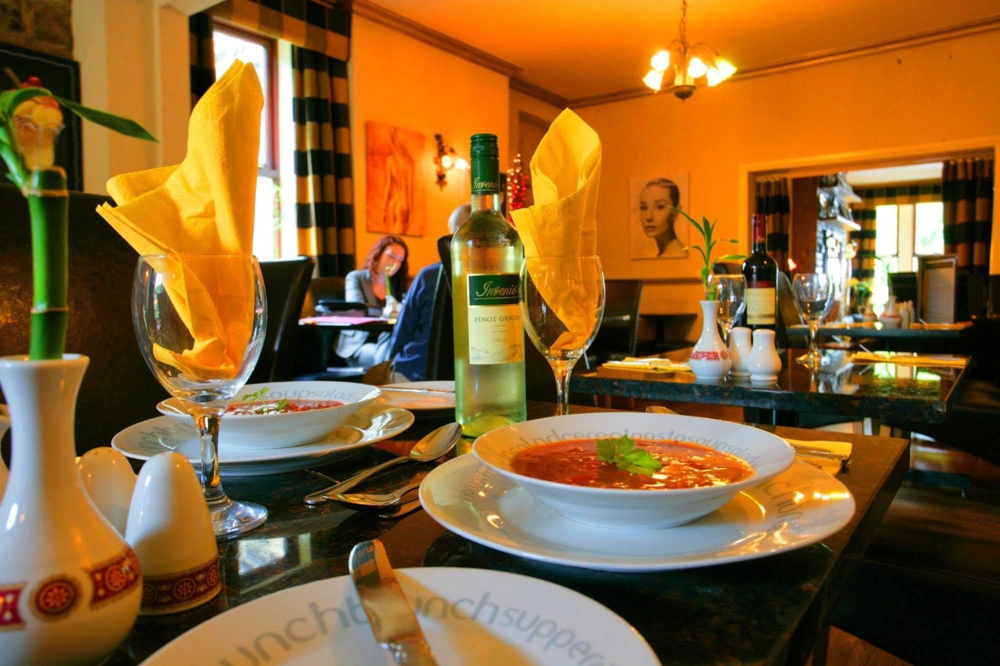 Ilkley Riverside Hotel Екстериор снимка